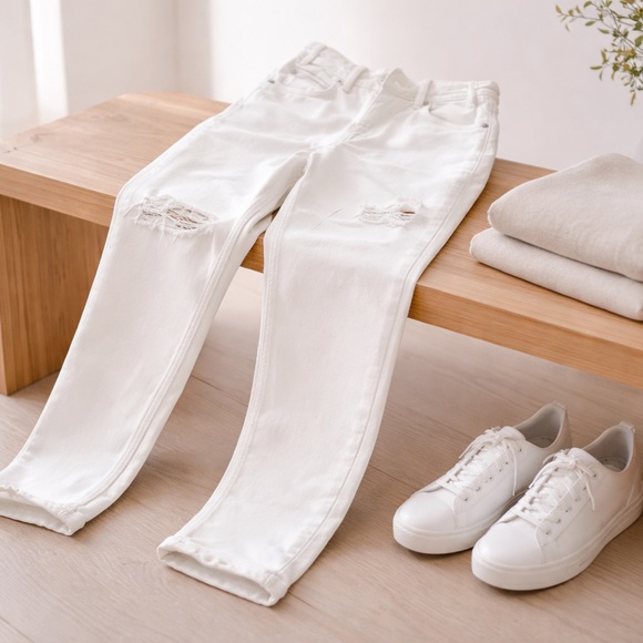 Levi's Denim - Classic Levi's 721 High-Rise Skinny White Denim (Size 27)